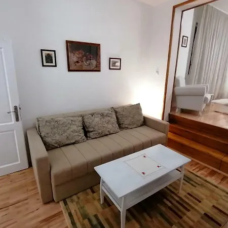 M- Center Apartment *